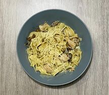 Феттуччине с курицей и грибами