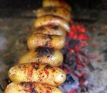 Картофель на мангале