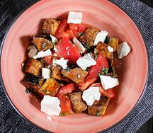 Лазат с хрустящими баклажанами и сербской брынзой