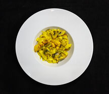 Паста с курицей и грибами