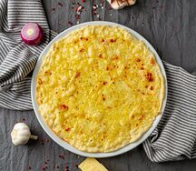 Фокачча с осетинским сыром и кунжутом