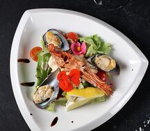 Салат с морепродуктами