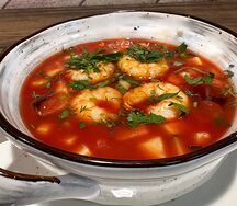 Холодный томатный суп с креветками (острый)