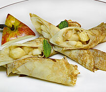 Блины с яблоком