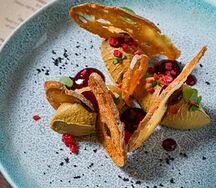 Куриный паштет с ягодным соусом