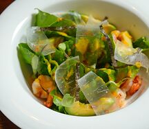 Салат с креветками