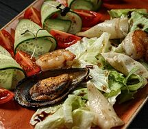 Салат с морепродуктами