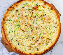 С копченым сыром и курицей