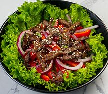 Теплый салат с говядиной