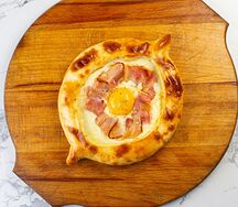 Хачапури с беконом по-аджарски