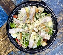 Салат Цезарь с курицей