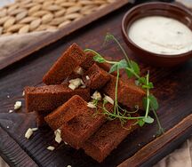Ржаные гренки с чесноком