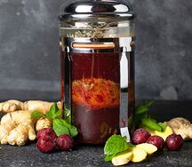 Чёрный вишнёвый чай с имбирём и куркумой