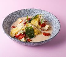 Домашние равиоли с креветками и лососем