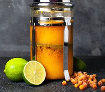 Мандариновый с чёрной смородиной