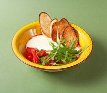 Сливочный Сулугуни с томатами