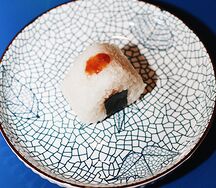 Онигири с угрем