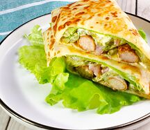 Блин с колбасками