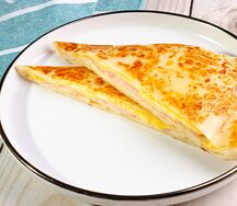 Блин с ветчиной и сыром