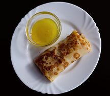 Блинчик с творогом и изюмом