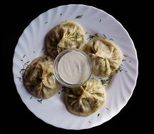 Манты из говядины со сметаной