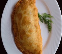 Чебурек с сыром и томатами