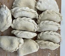 Замороженные вареники с мясом и капустой