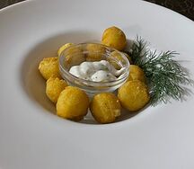 Жареные сырные шарики