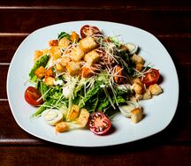 Салат Цезарь с куриным филе