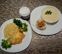 Сырный суп, горбуша с картофелем