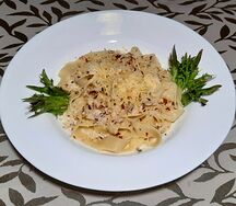 Паста с овощами в сливочно-ореховом соусе