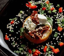 Брускетта с вялеными томатами и брынзой