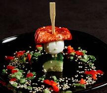 Канапе с моцареллой и салями