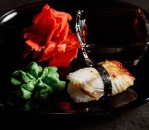 Суши с угрём