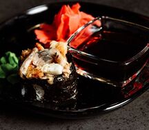 Гункан с угрём