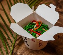 Зелёная лапша с овощами