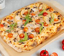Пицца Том ям с курицей 