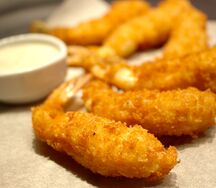 Тигровые креветки фри с чесночным соусом