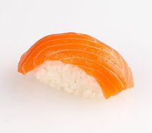 Суши с лососем