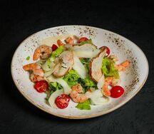 Салат Цезарь с креветками