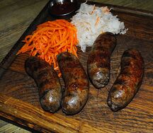 Домашние колбаски с гарниром