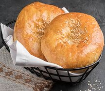 Лепешка с кунжутом