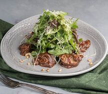 Руккола с куриной печенью