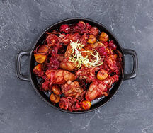 Цыплёнок с вишнёвым соусом и каштанами