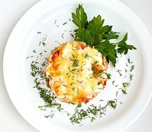 Котлета мясная, запечённая под сыром
