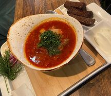 Борщ с гренками