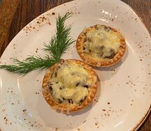 Жюльен из языка в тарталетке