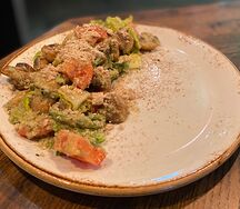 Теплый салат с грибами