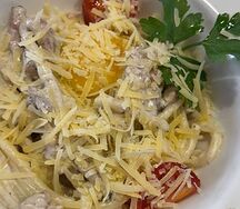 Паста с курицей и грибами