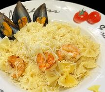Фарфалле с морепродуктами